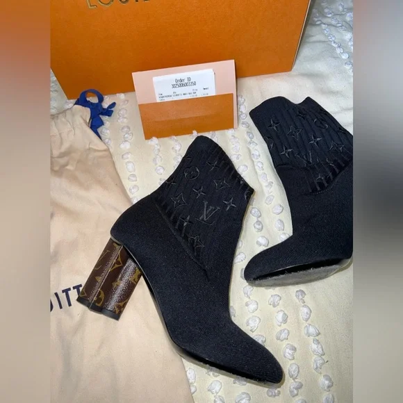 AUTHENTIC LOUIS VUITTON MONOGRAM SILHOUETTE ANKLE BOOTS - Picture 5 of 6